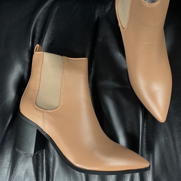 Women’s Pointed Toe Chelsea Ankle High Heel Block Boot in Beige Faux Leather - Picture 5 of 11